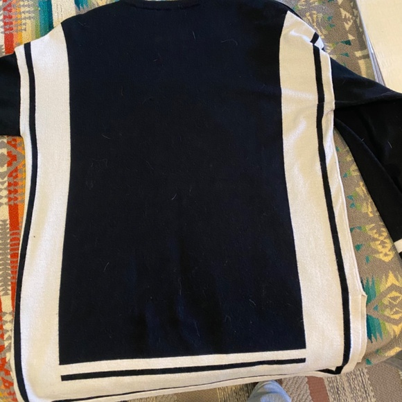 Geometric pattern sweater - Picture 3 of 3